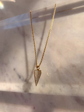 Load image into Gallery viewer, AMORE NECKLACE
